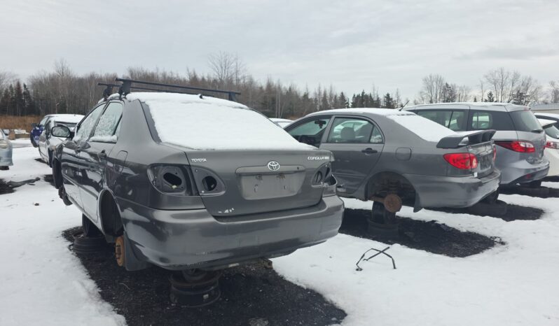 
								2005 Toyota Corolla full									