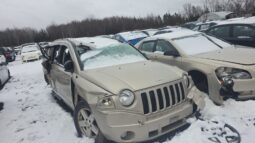 
										2010 Jeep Compass Automatic 4×4 SUV full									