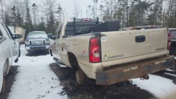 
										2005 Chevrolet Silverado Automatic 4WD Pickup full									