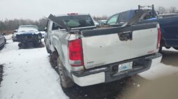 
										2010 GMC Sierra Automatic 4WD Pickup full									