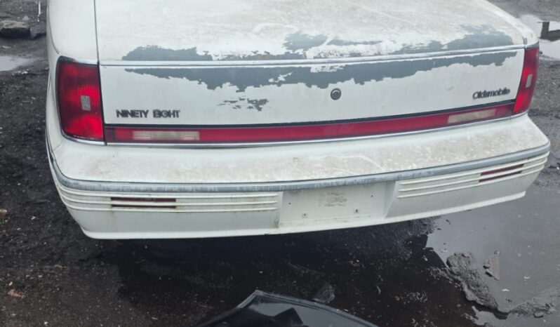 
								1996 Oldsmobile Ninety Eight Automatic FWD Sedan full									